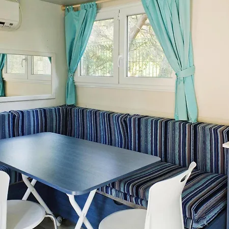 Mobile Homes In Camp Kovacine, Cres, With Long Pebble Nyaraló