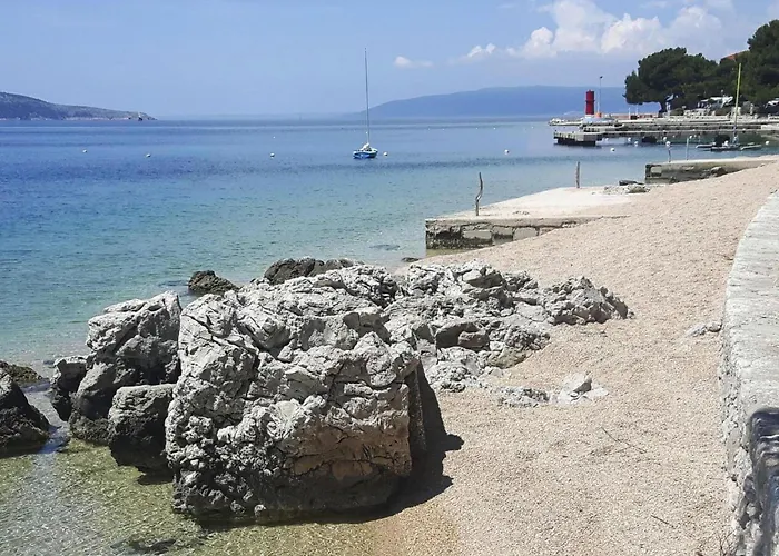 Mobile In Near Pebble Nyaraló