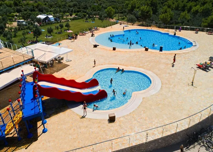 Mobile In Near Pebble Nyaraló Cres