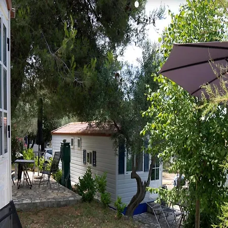 בית נופש Mobile In Near Pebble