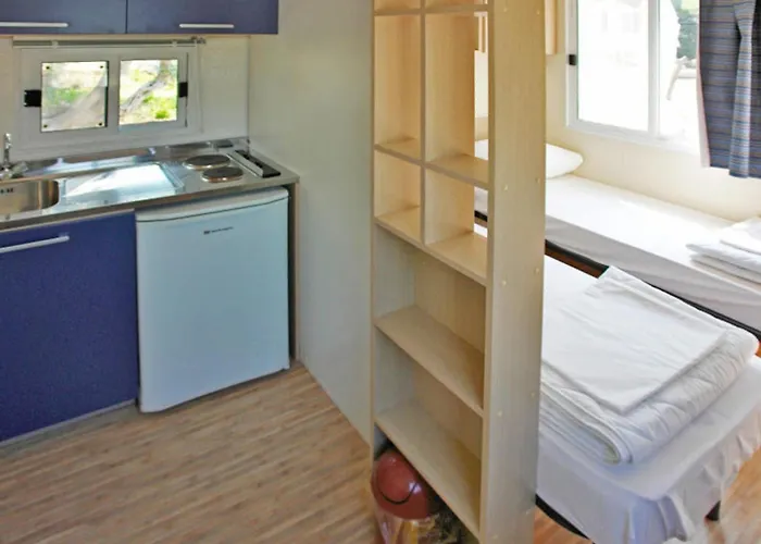 Holiday home Mobile In Near Pebble